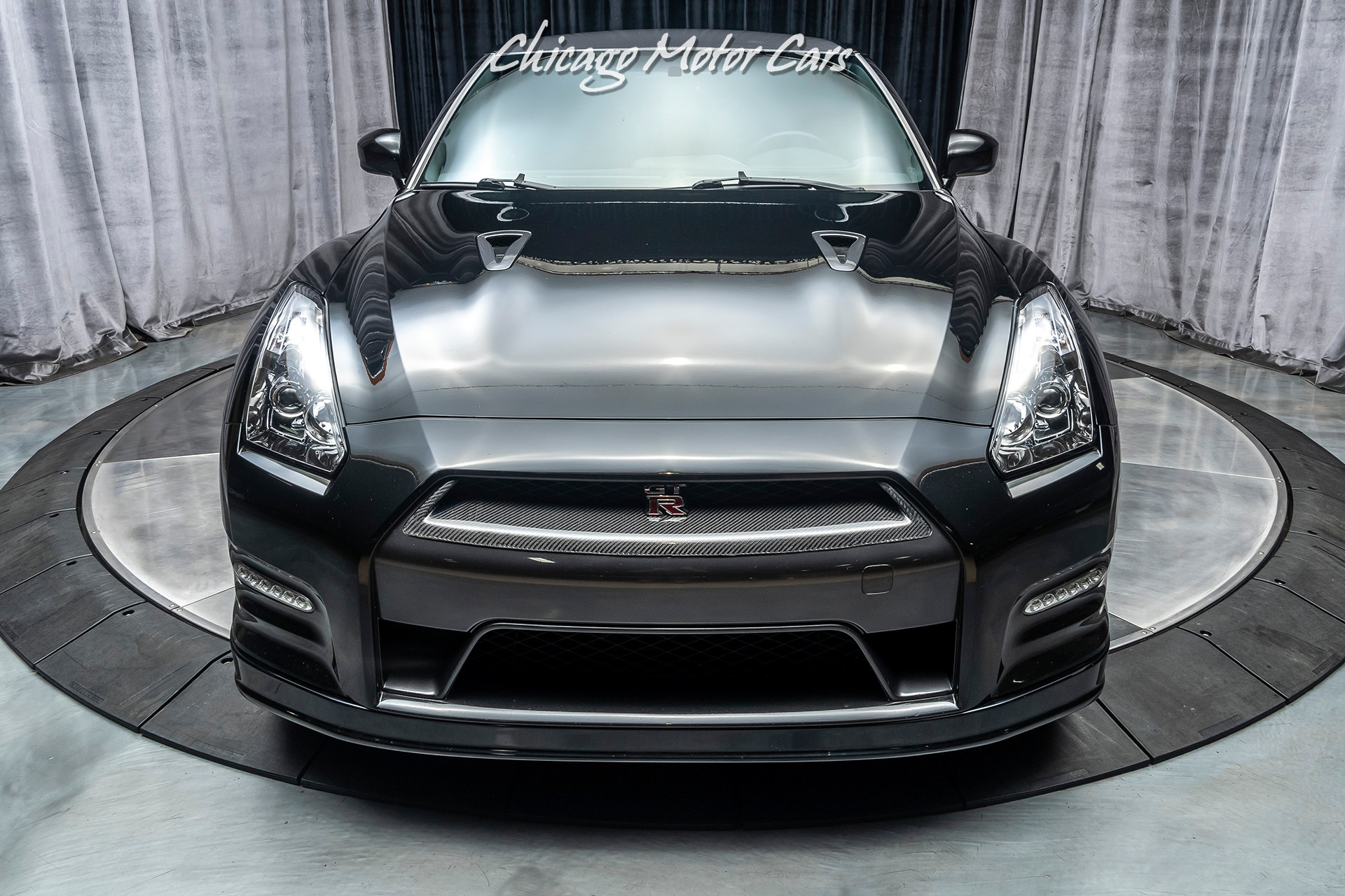 Nissan gtr 700