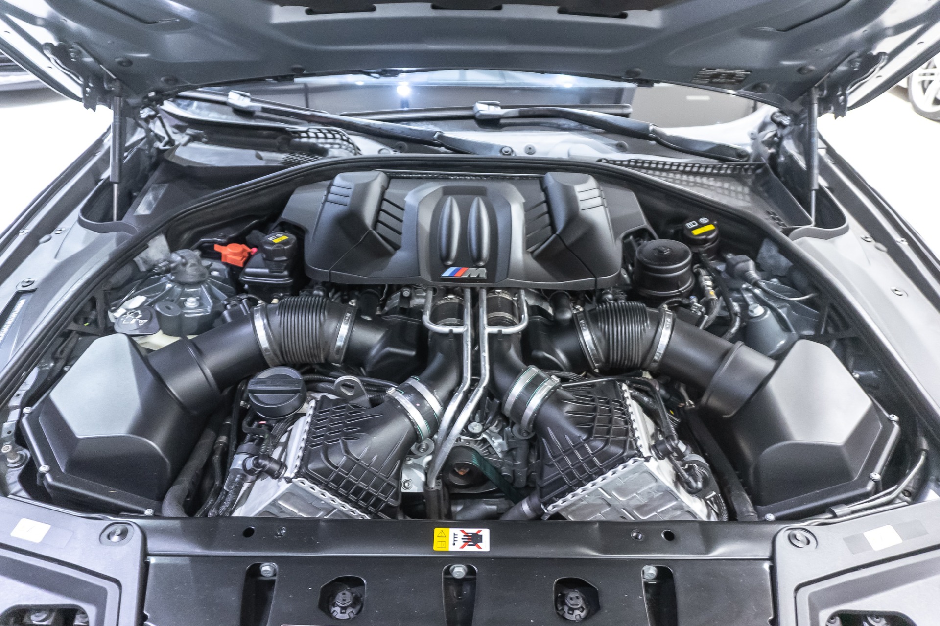 Bmw m5 мотор