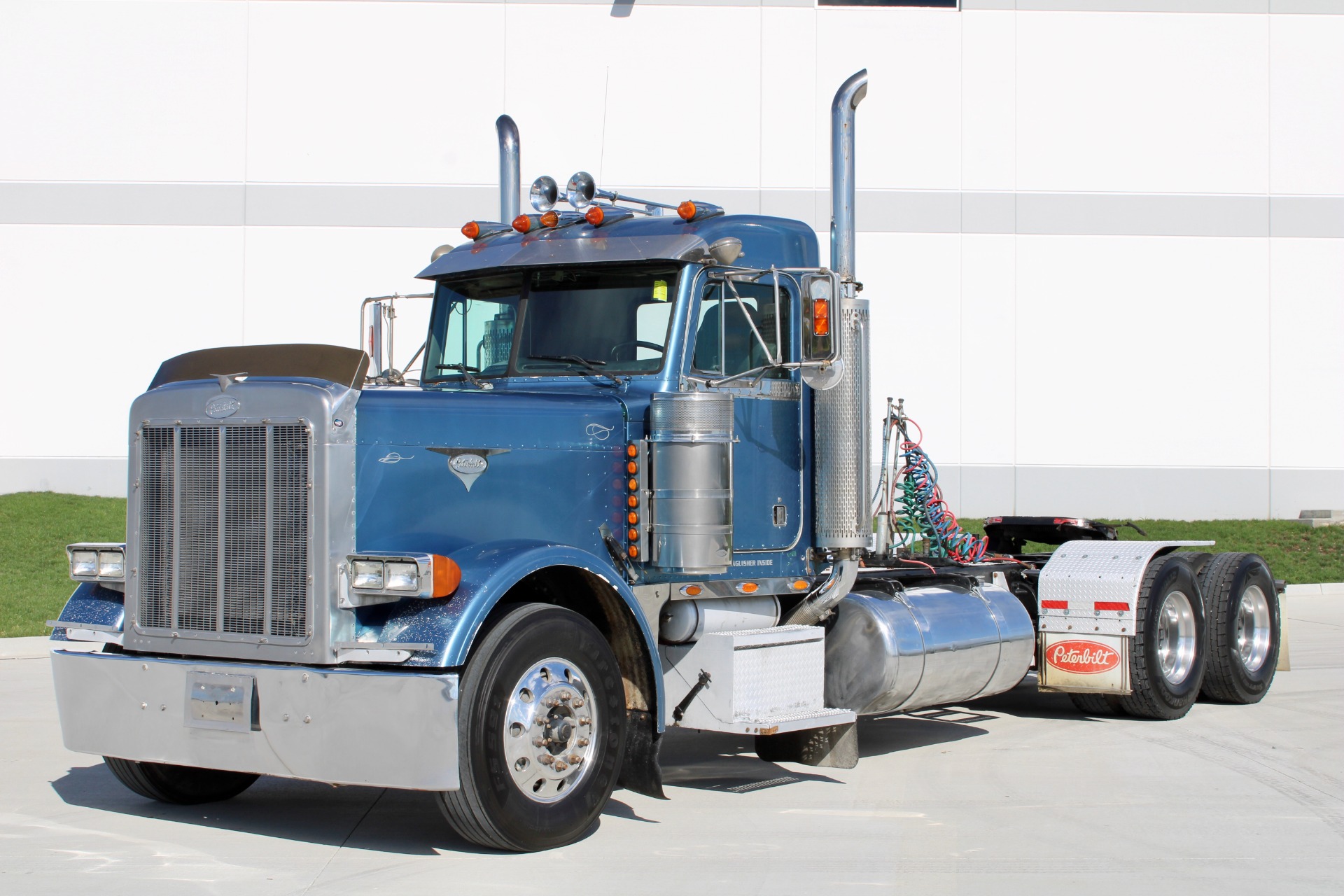 1999 Peterbilt 379 Day Cab CAT 3406 490 HP 15 Speed Manual