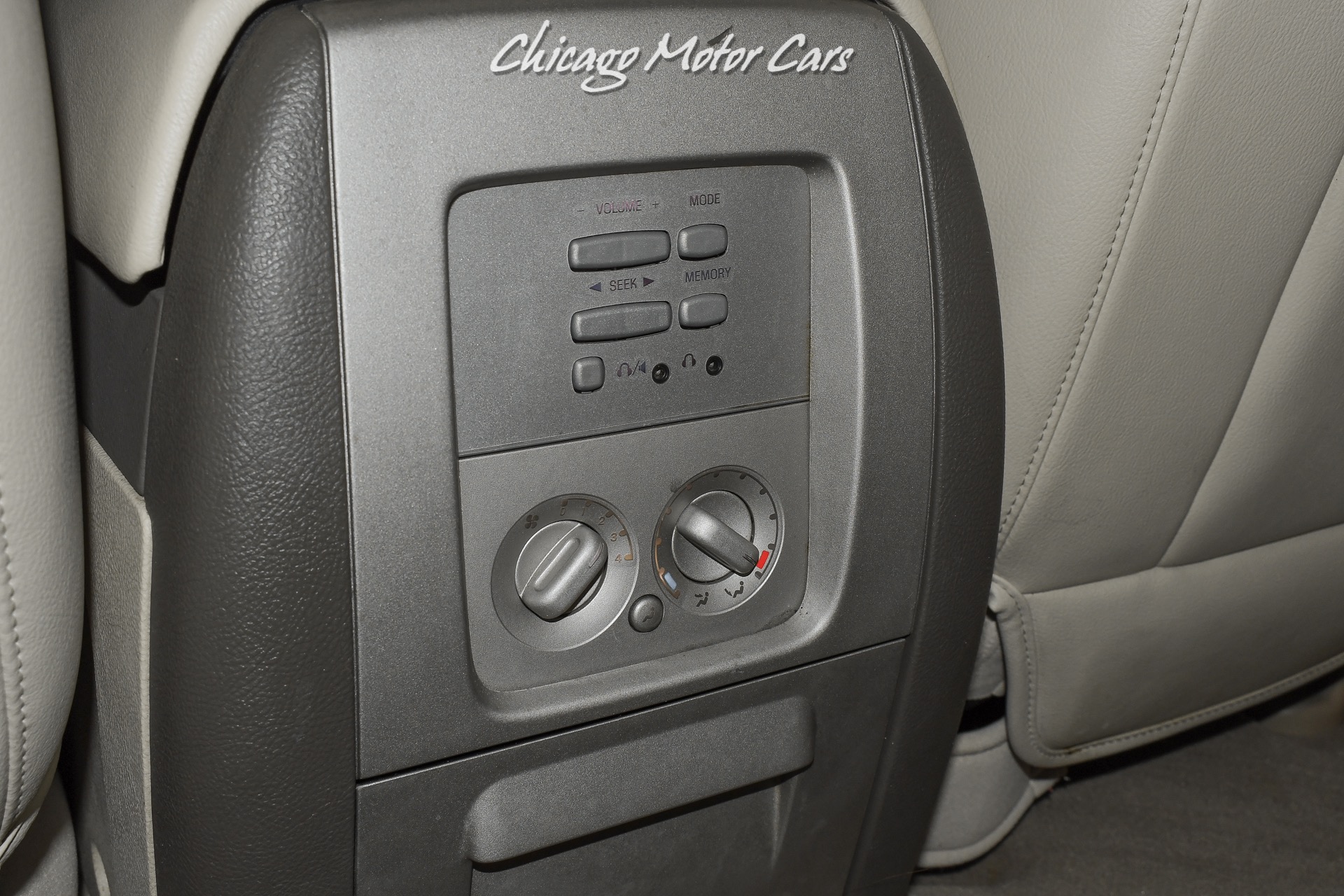 2004 Lincoln Navigator Luxury Rear Entertainment! 8 Passenger Seating